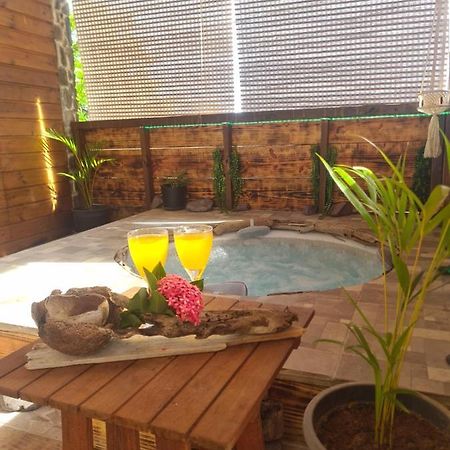 Kami Lodge F3 Jacuzzi Riviere-Salee Экстерьер фото
