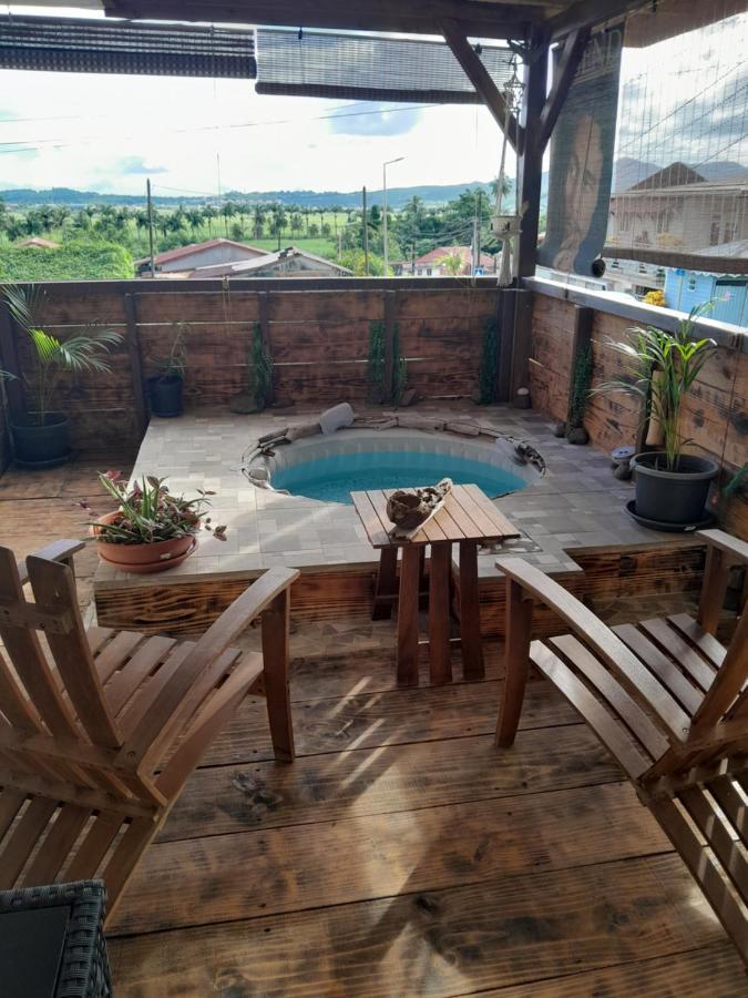 Kami Lodge F3 Jacuzzi Riviere-Salee Экстерьер фото