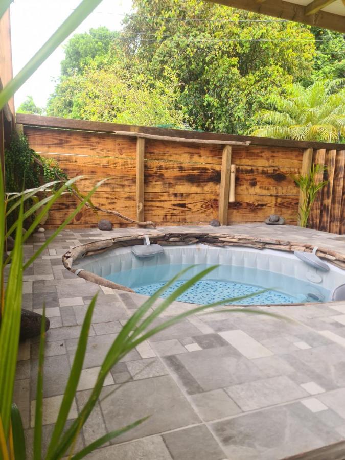 Kami Lodge F3 Jacuzzi Riviere-Salee Экстерьер фото